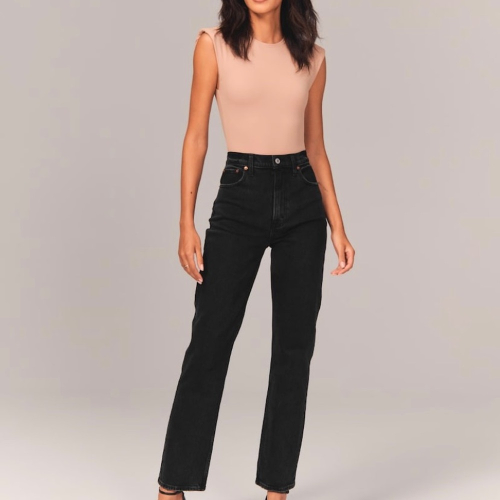 Abercrombie BLACK 90s Ultra High Rise Straight Jeans, Size 26